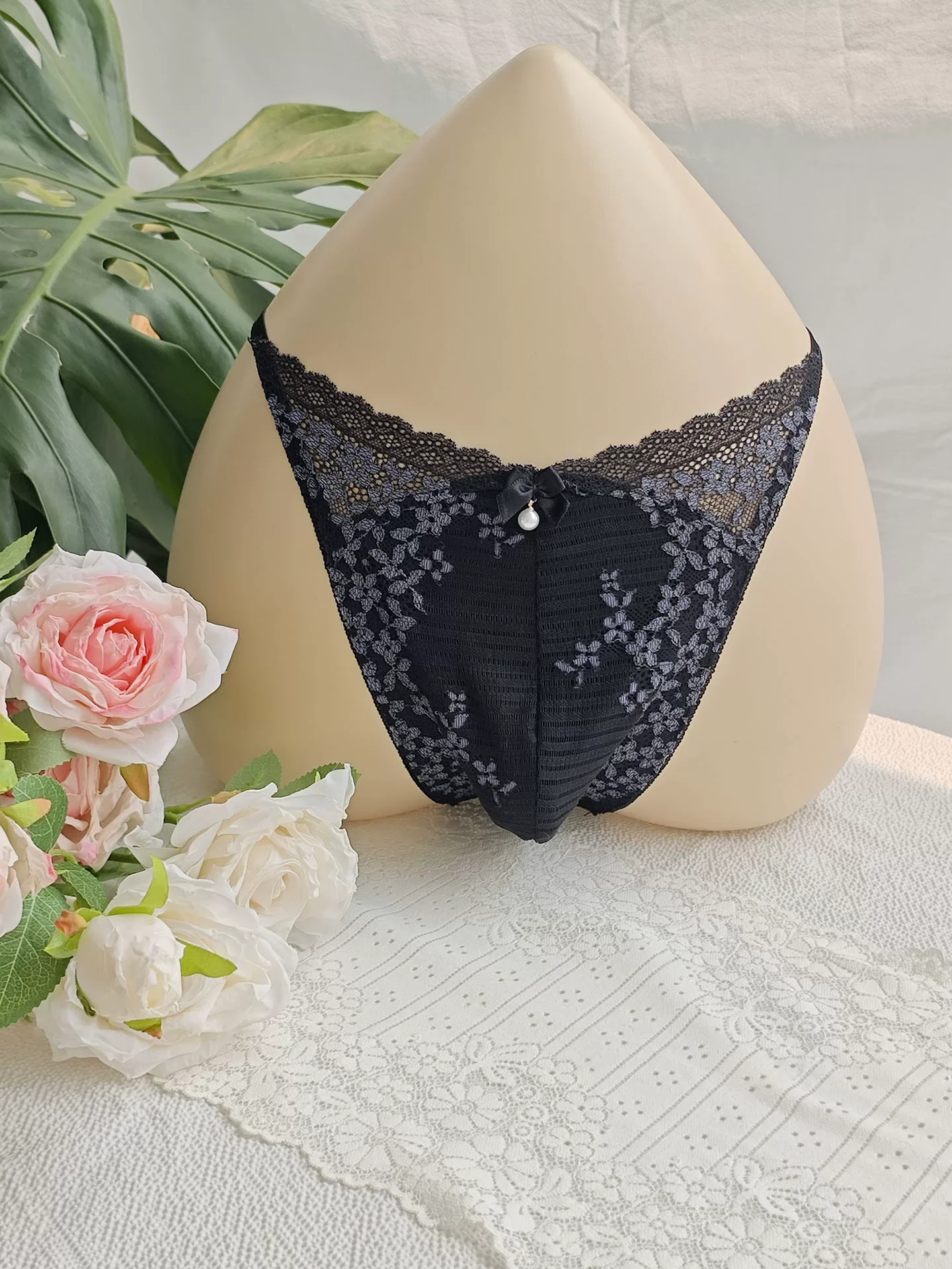 Embroidery Embellishments - Siyah Dantel Erkek T-İç Çamaşırı Nakış